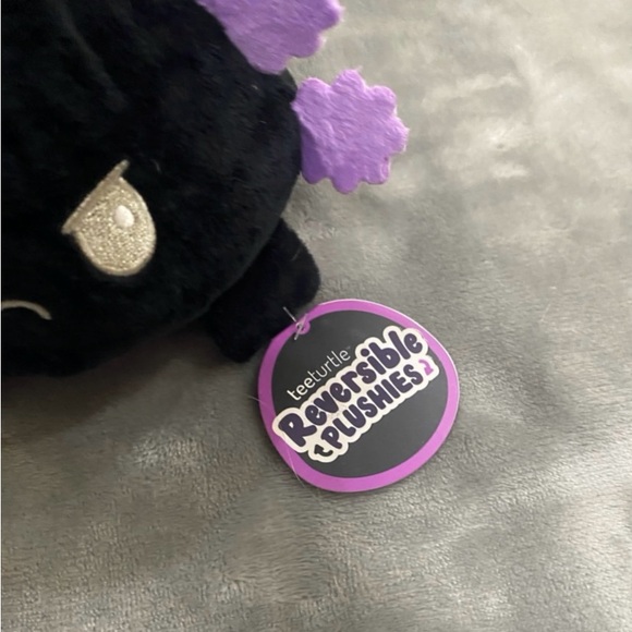 Teeturtle Happy to Angry Axolotl Plushie Purple/blk NWT - Picture 7 of 7